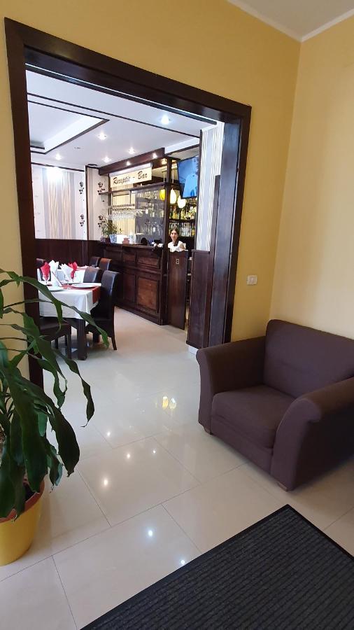 Pensiunea Select Arad Exterior photo