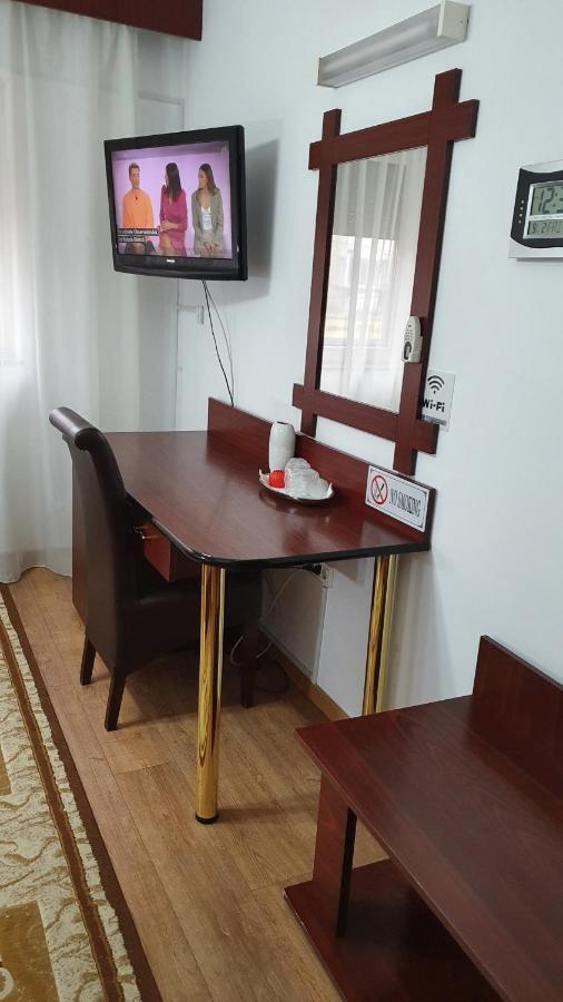 Pensiunea Select Arad Exterior photo