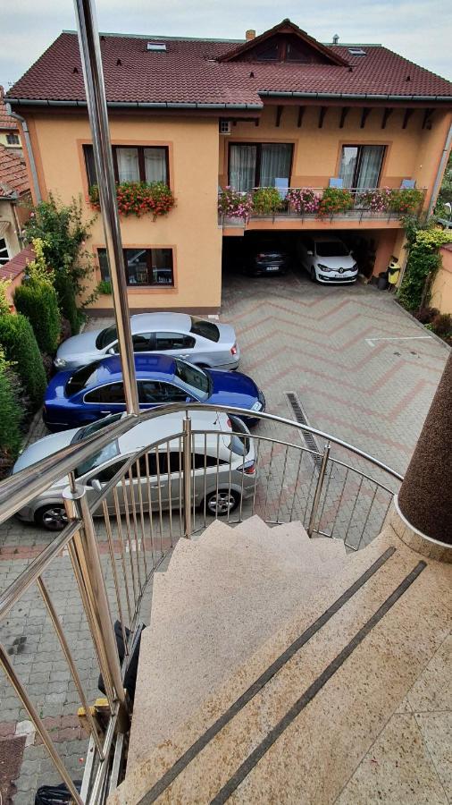 Pensiunea Select Arad Exterior photo