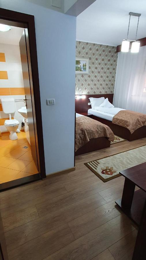 Pensiunea Select Arad Exterior photo
