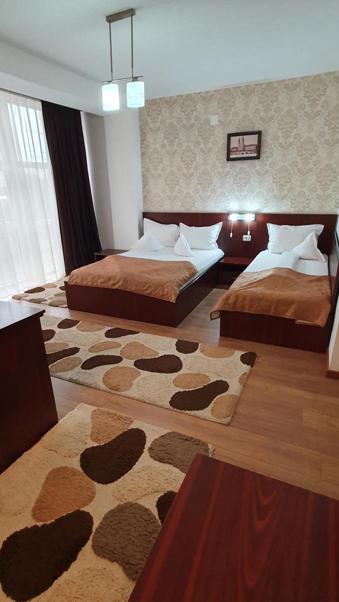 Pensiunea Select Arad Exterior photo