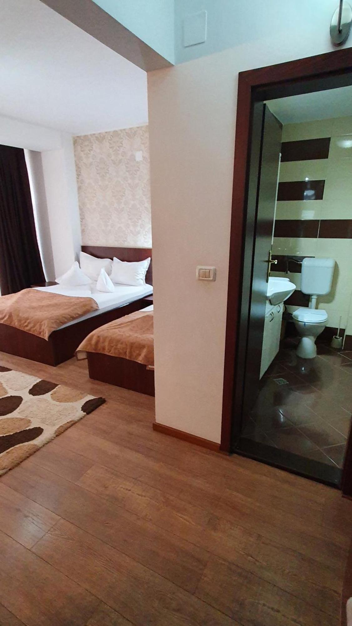 Pensiunea Select Arad Exterior photo